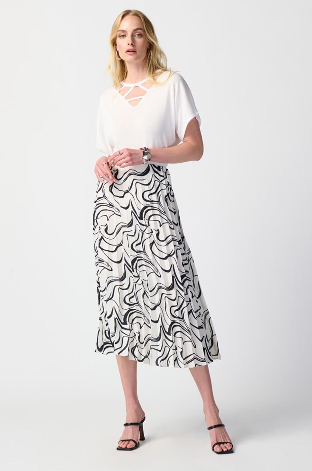 Joseph Ribkoff - Dry Yarn Sweater w/ Cut Out Neckline