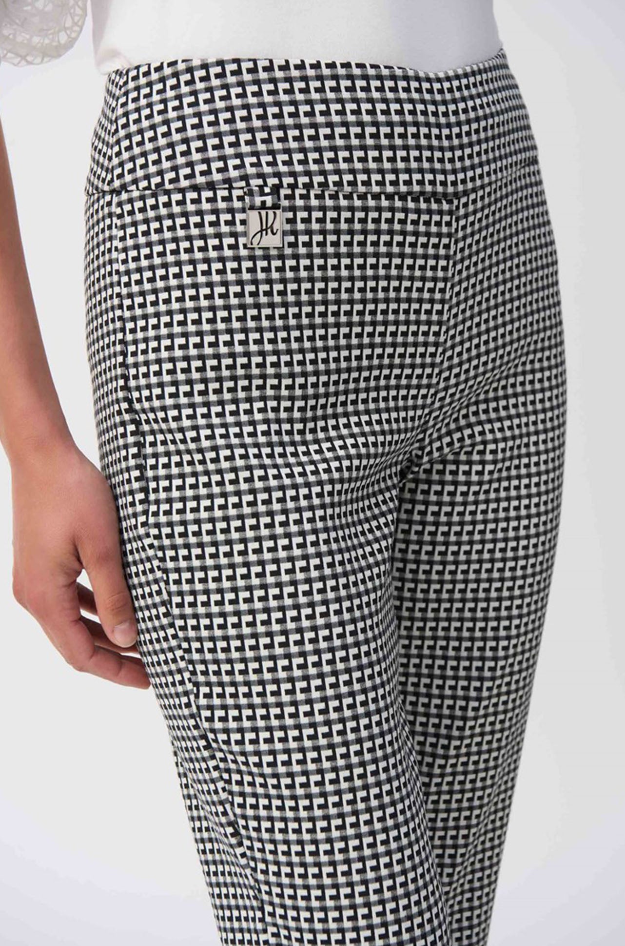 Joseph Ribkoff - Geometric Jacquard Crop Pull-On Pants