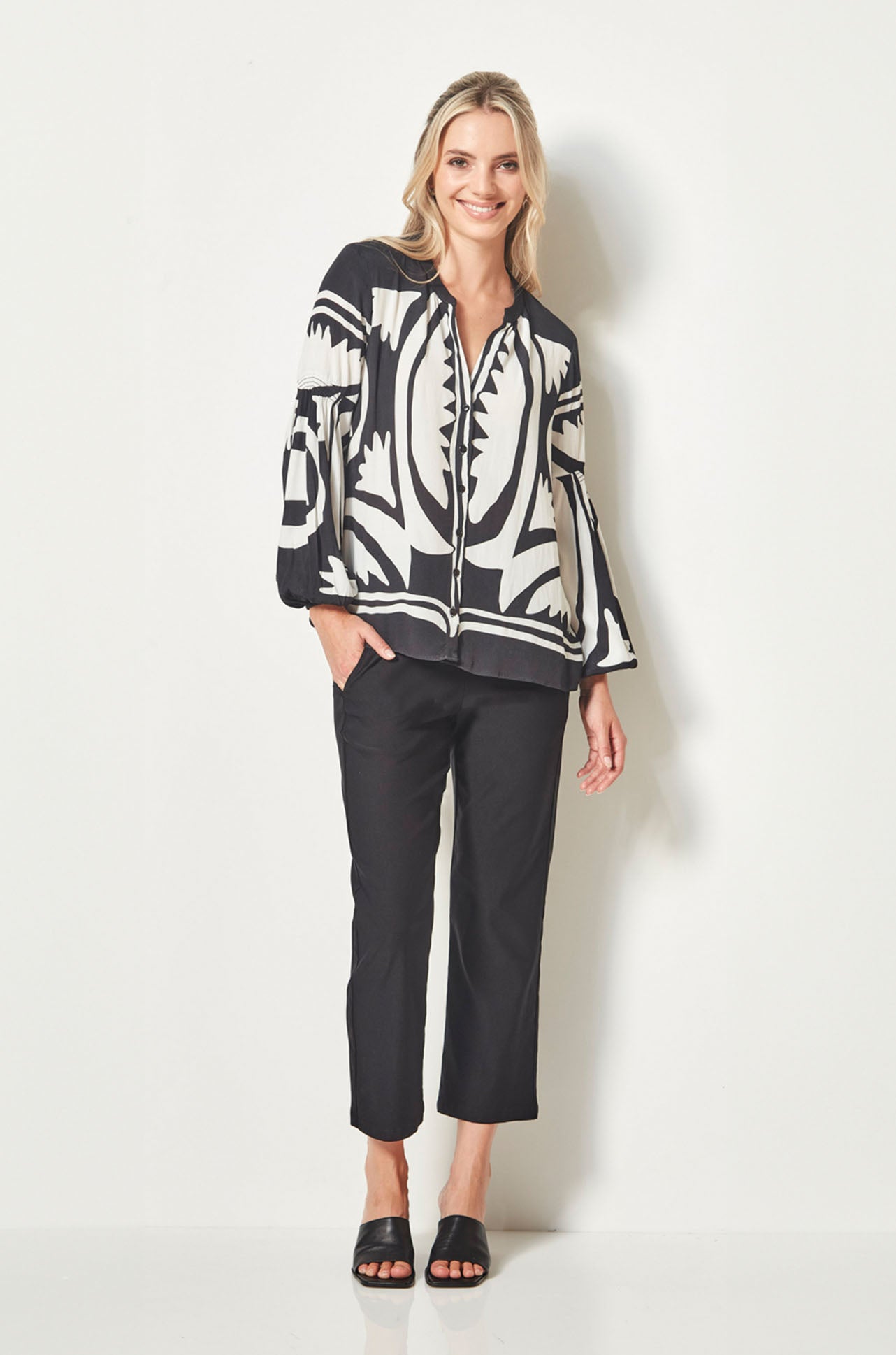 Verge - Trip Pant in Black
