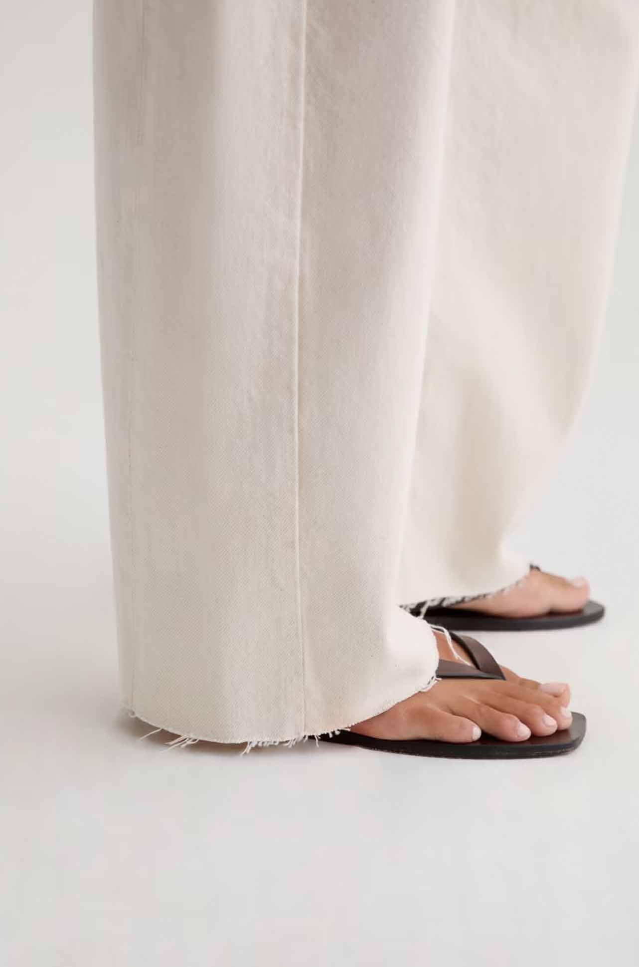 AG Jeans - Hattie Crop Jean in Opal Stone