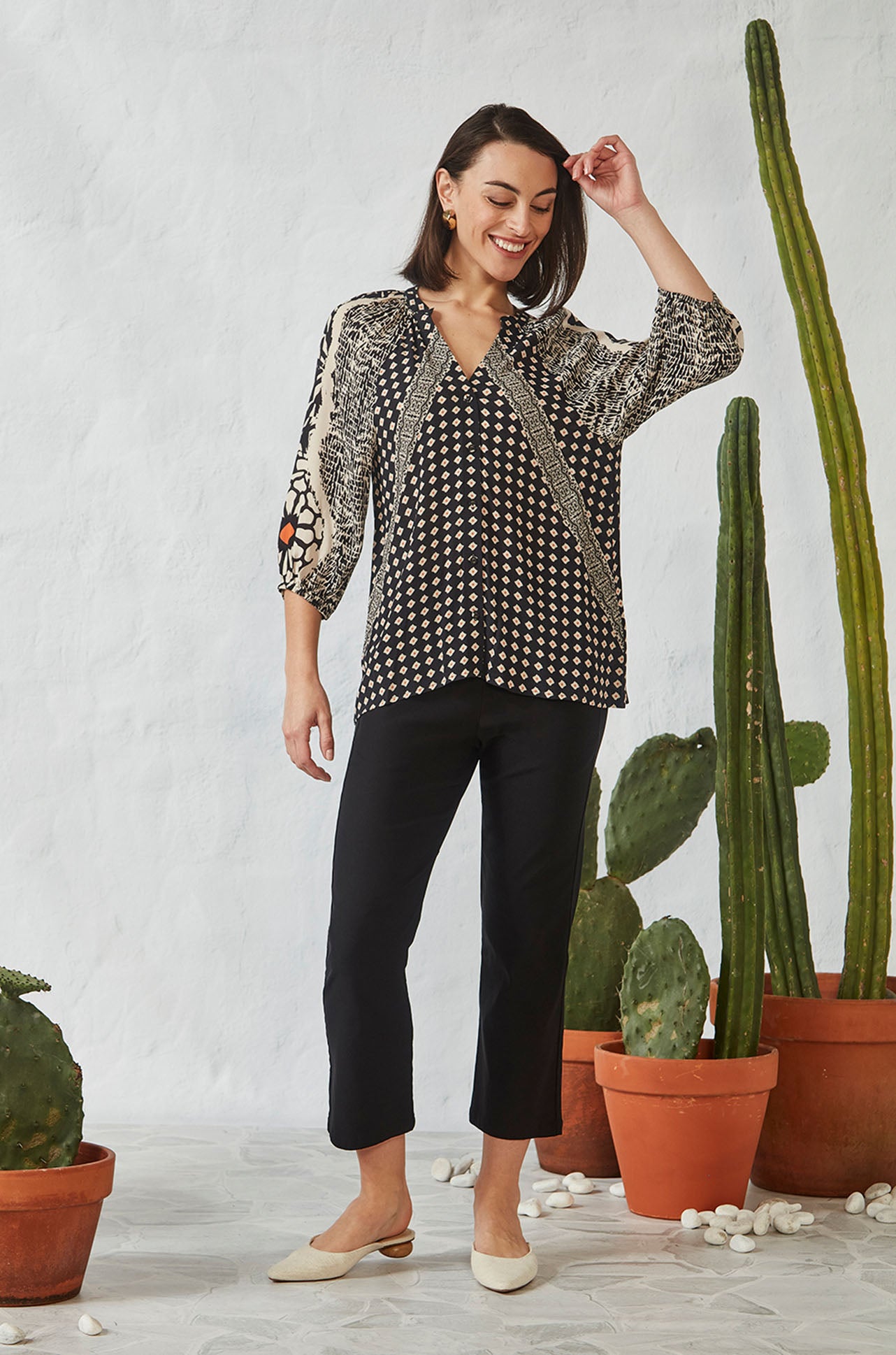 Verge - Inspire Blouse in Black Print