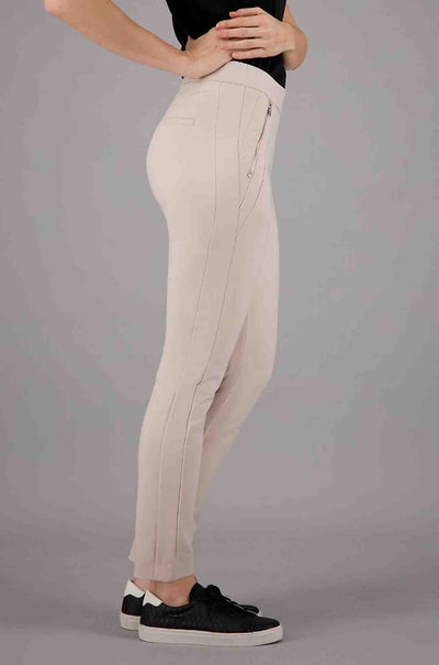 Gardeur - Slim Stretch Pull On Pant w/ Zip Pockets in Sand