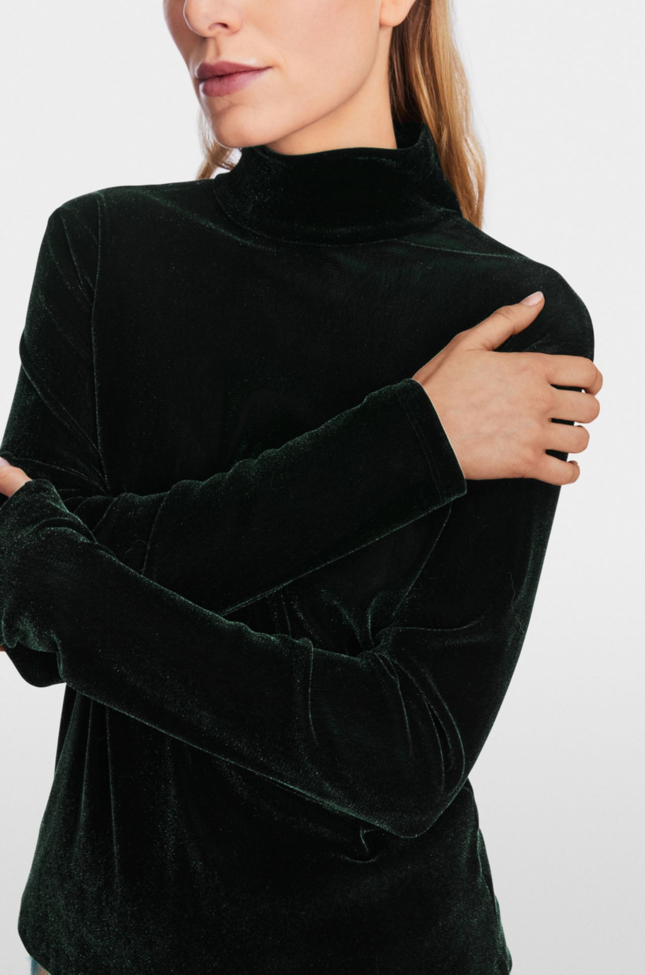 Marc Cain - Figure-hugging T-shirt with Turtleneck