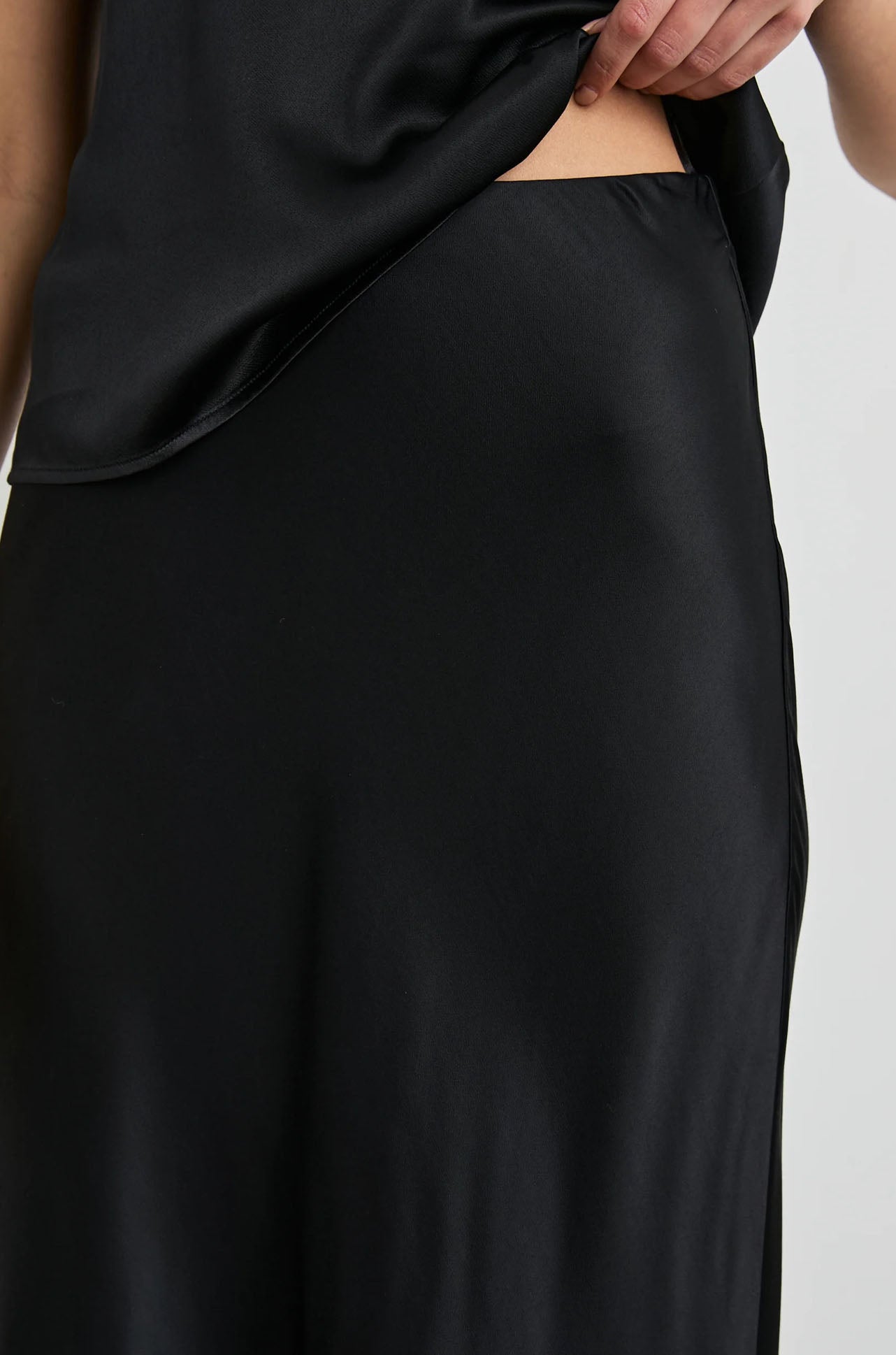 Rails - Anya Midi Skirt in Black
