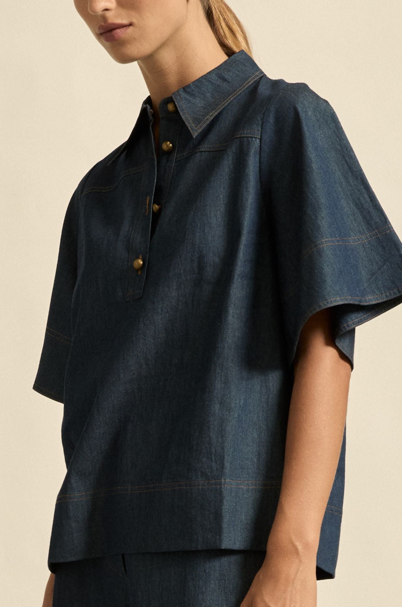 zoe kratzmann - insinuate top in dark chambray
