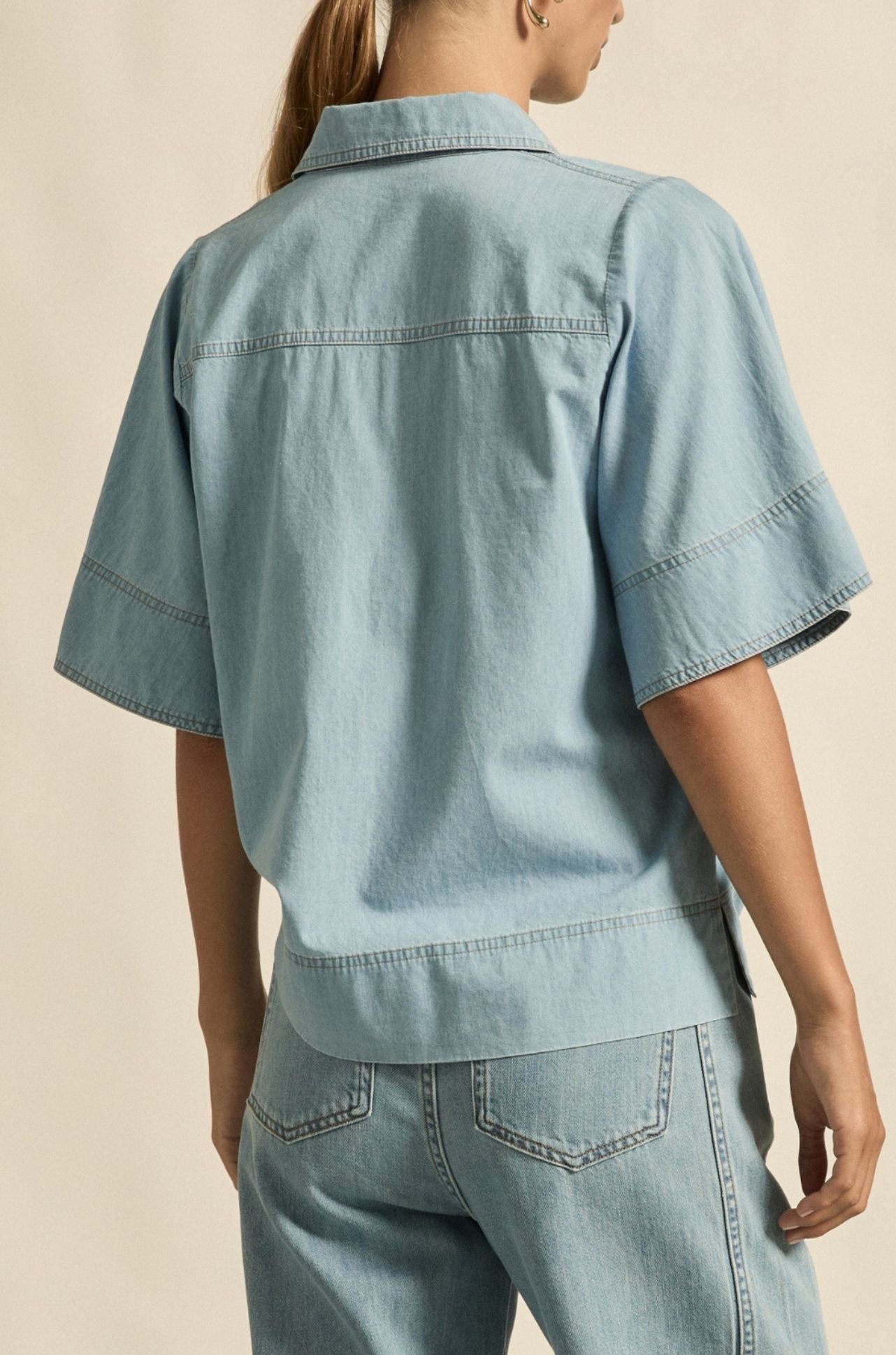 zoe kratzmann - insinuate top in light chambray