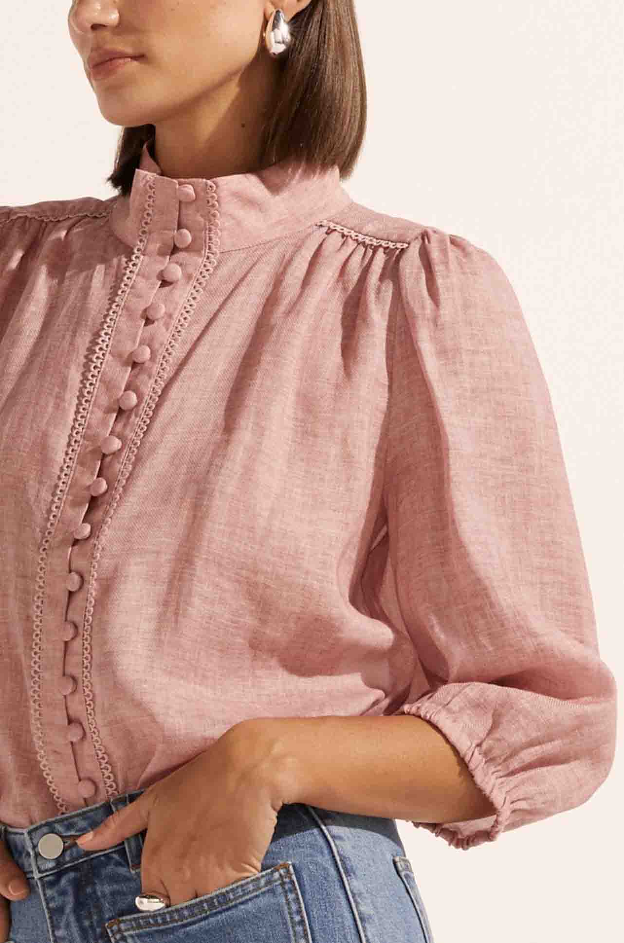 zoe kratzmann - outlook top in petal