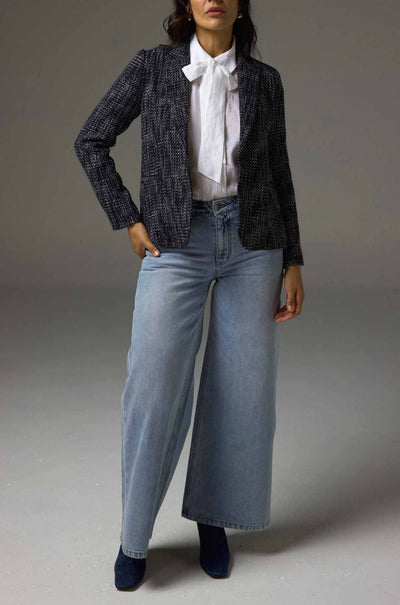 zoe kratzmann - poise jacket in black/white boucle