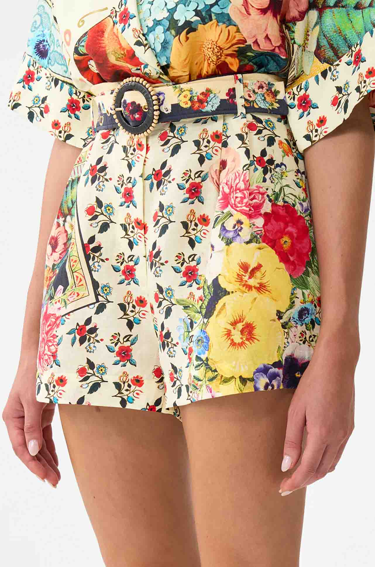 Camilla - Aromatic Amor Tuck Front Short