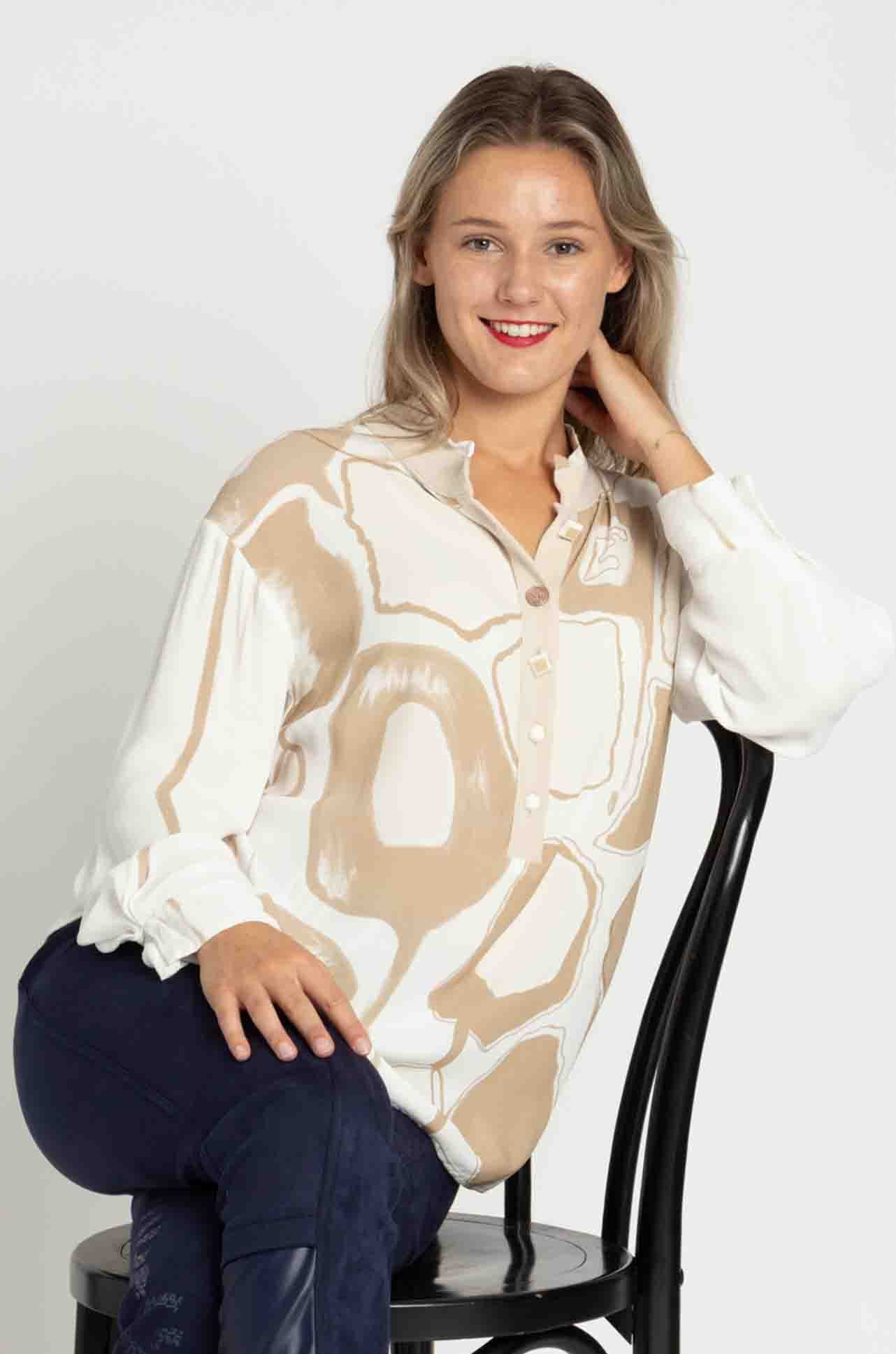 Elisa Cavaletti - Blouse w/ Beige Giraffe Print