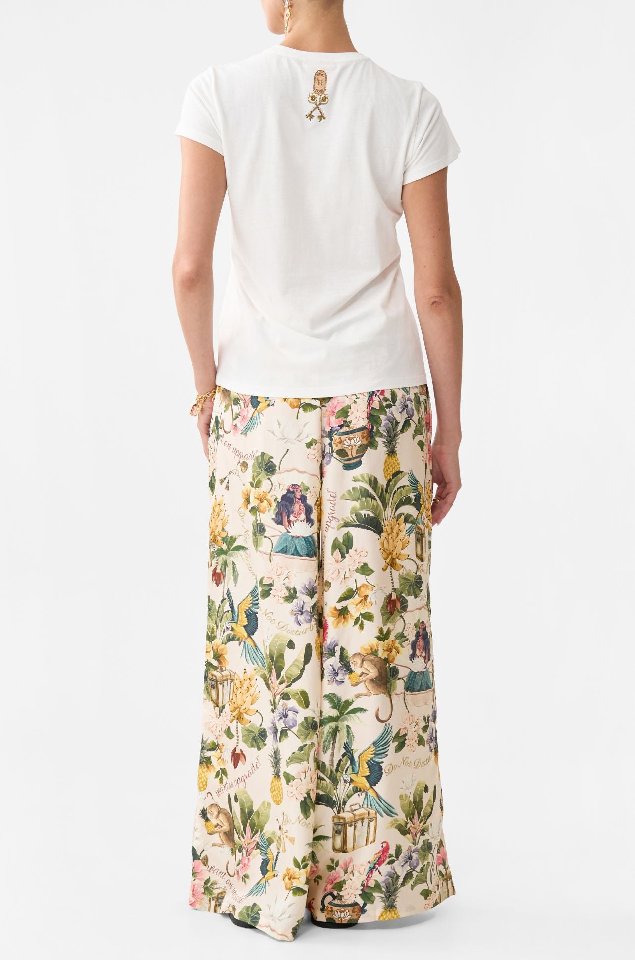 Camilla - Welcome To The White Lotus Slim Fit Round Neck T-Shirt