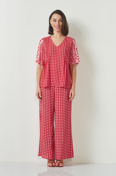 Verge - Inspire Top in Red Print