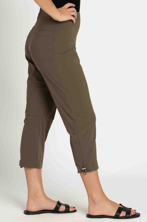 PAULA RYAN Capri Legging - EcoVero Navy