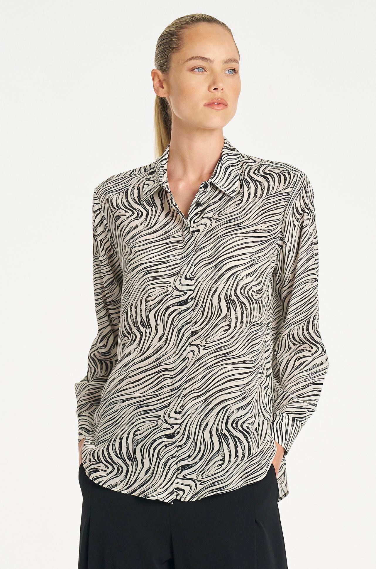 Mela Purdie - Soft Shirt in Fossil Print Silk