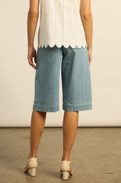 zoe kratzmann - compass short in light washed denim