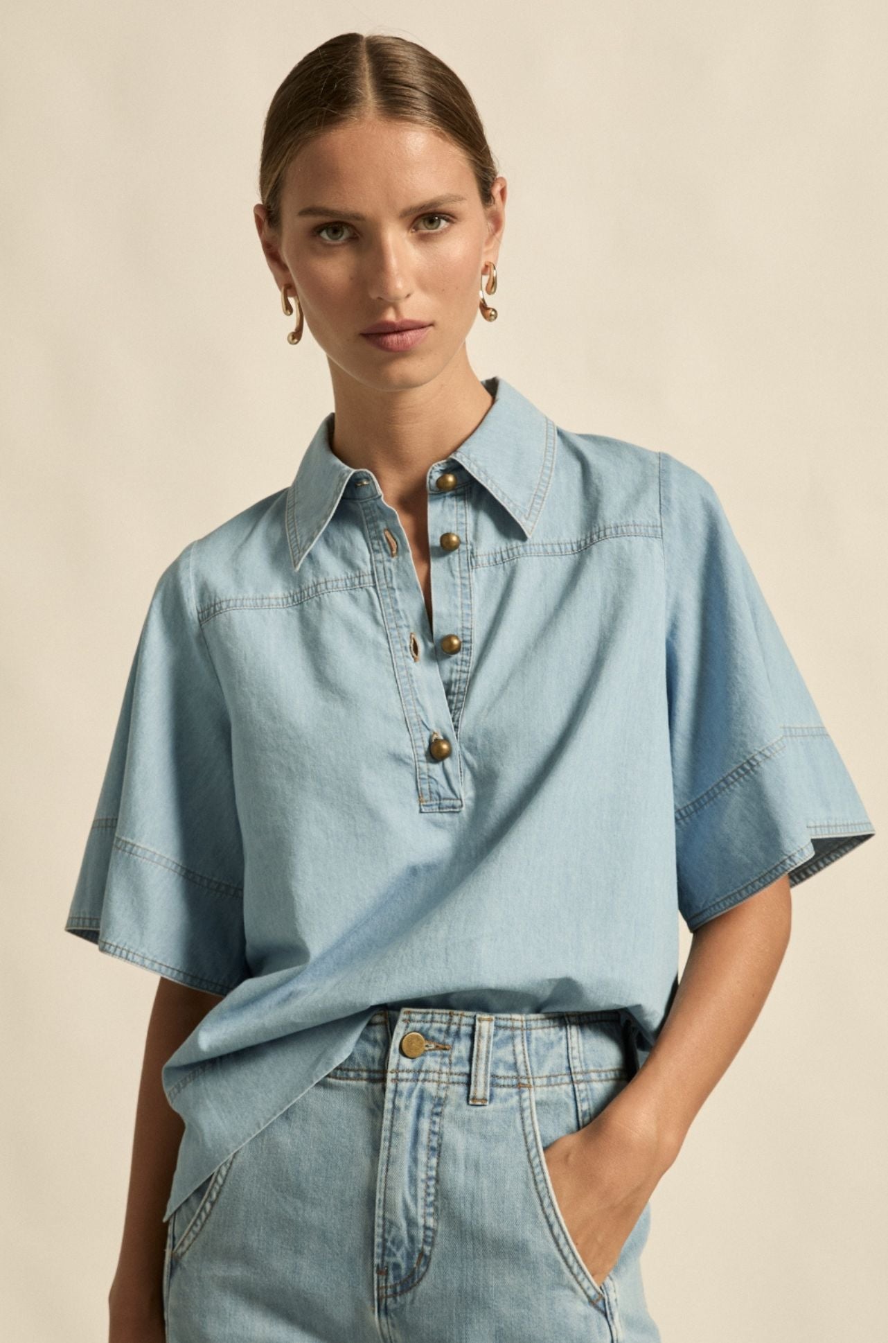 zoe kratzmann - insinuate top in light chambray
