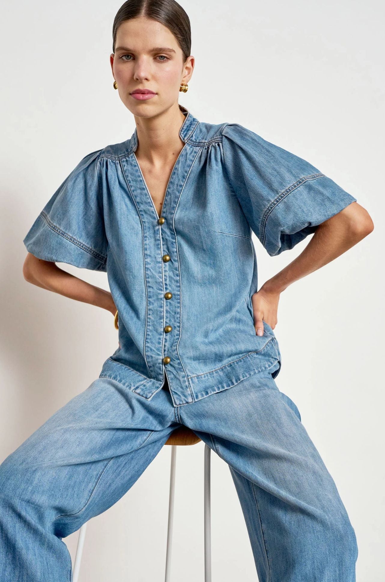 Zoe Kratzmann - magnify top in mid wash denim