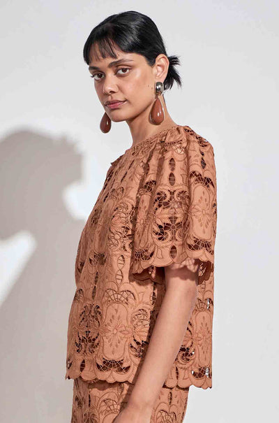 Zoe Kratzmann - resolve top in truffle