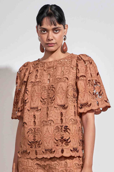 Zoe Kratzmann - resolve top in truffle