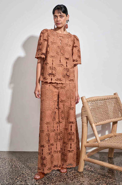 Zoe Kratzmann - resolve top in truffle