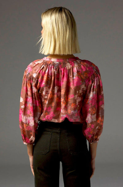zoe kratzmann - stage top in blush blur