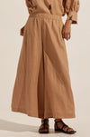 zoe kratzmann - stance pant in cafe