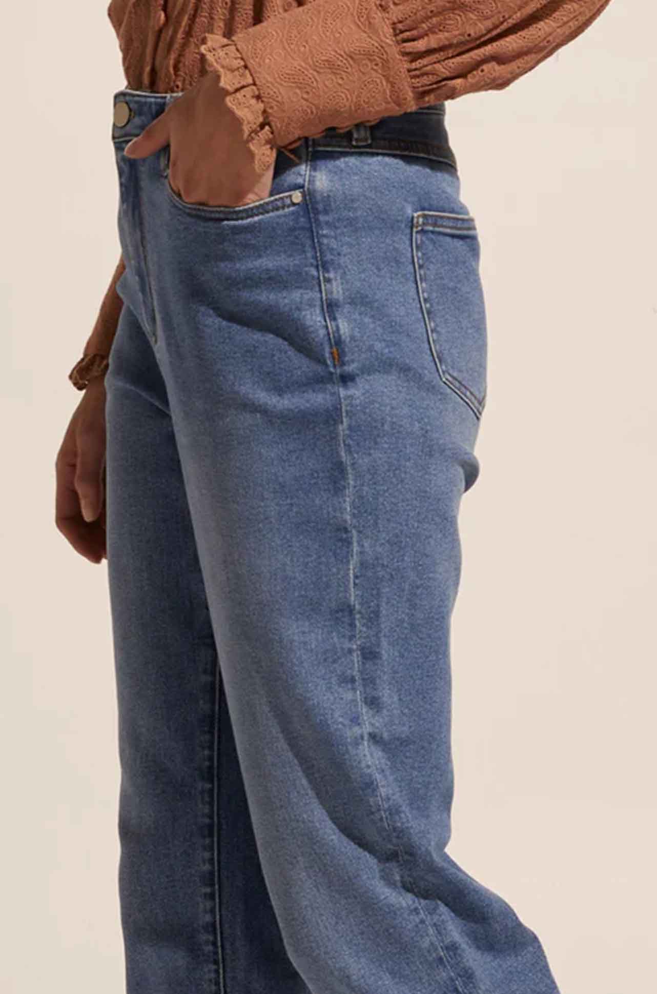 zoe kratzmann - journey jean in vintage denim